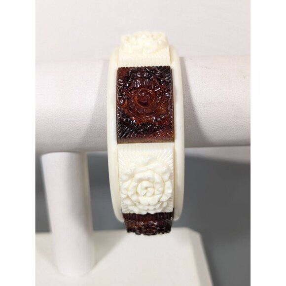 Vintage Sarah Coventry Rose Lucite Bangle Bracelet Faux Amber Cream 8.5" - Picture 2 of 13